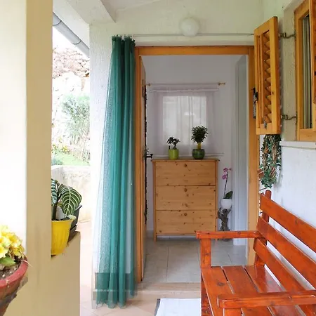 Kuca Perusko Holiday home Rasa